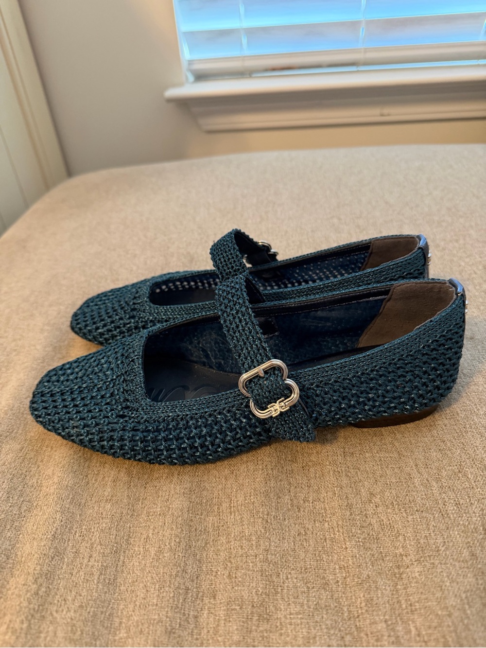 Sam Edelman Michaela Knit Mary Jane Flat in Metallic Navy Woven Fabric. Size 7.5 - Picture 5 of 7